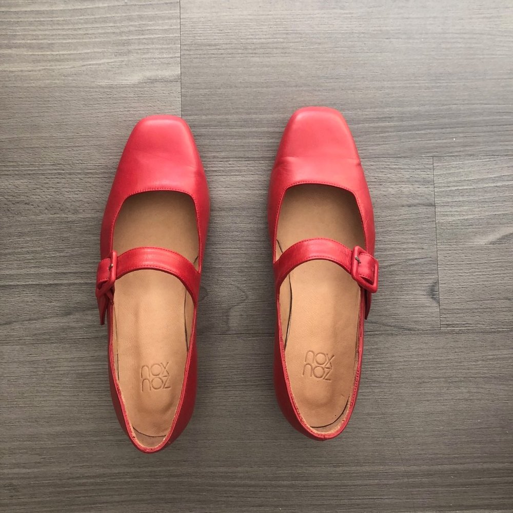 [New / Never Worn] Zou Xou Eugenia Flat in Coral sz9